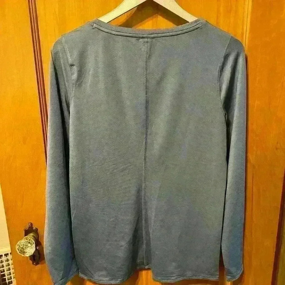 Under Armour Long Sleeve Gray Blue Top Large - Picture 4 of 4